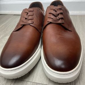 NEW Men’s Florsheim Brown Leather Upper Lace Up Sneakers Size 10
